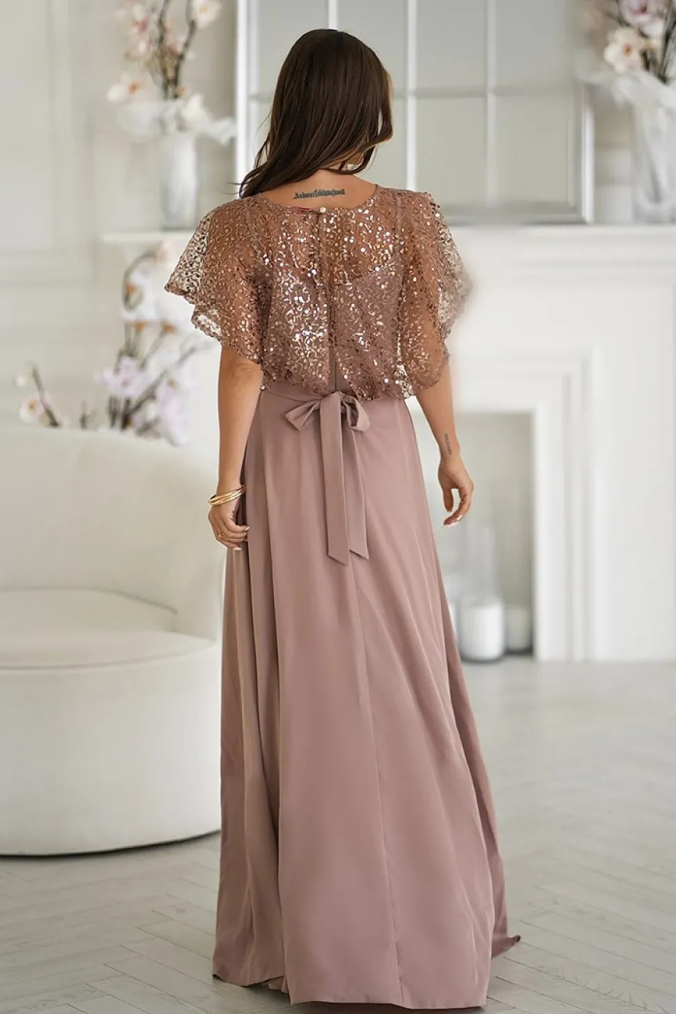 Robe de soirée longue beige fendue boléro pailleté