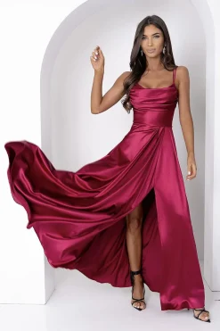 Robe de soirée longue bordeaux fendue satinée