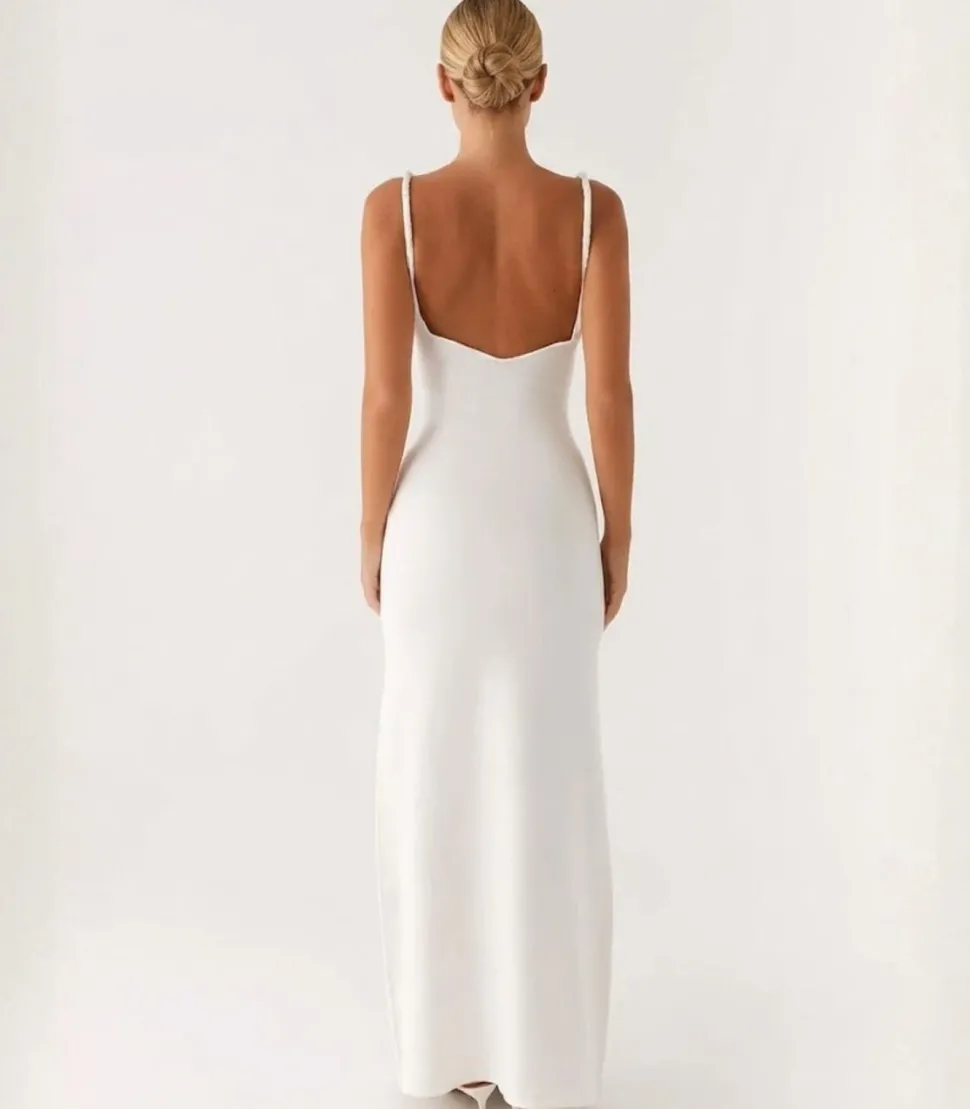 Robe de soirée longue et fluide à bretelles torsadées