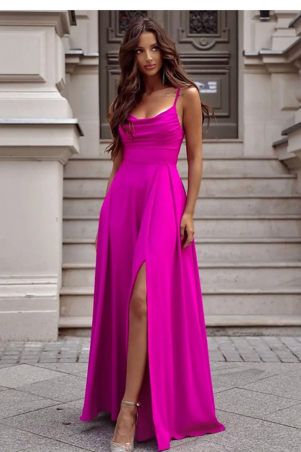 Robe de soirée longue fendue chic