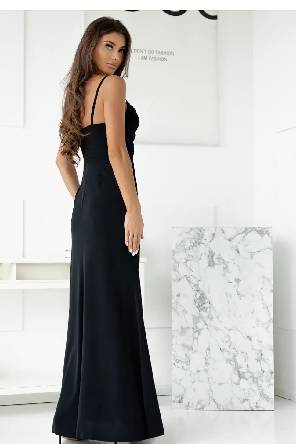 Robe de soirée longue fendue élégante