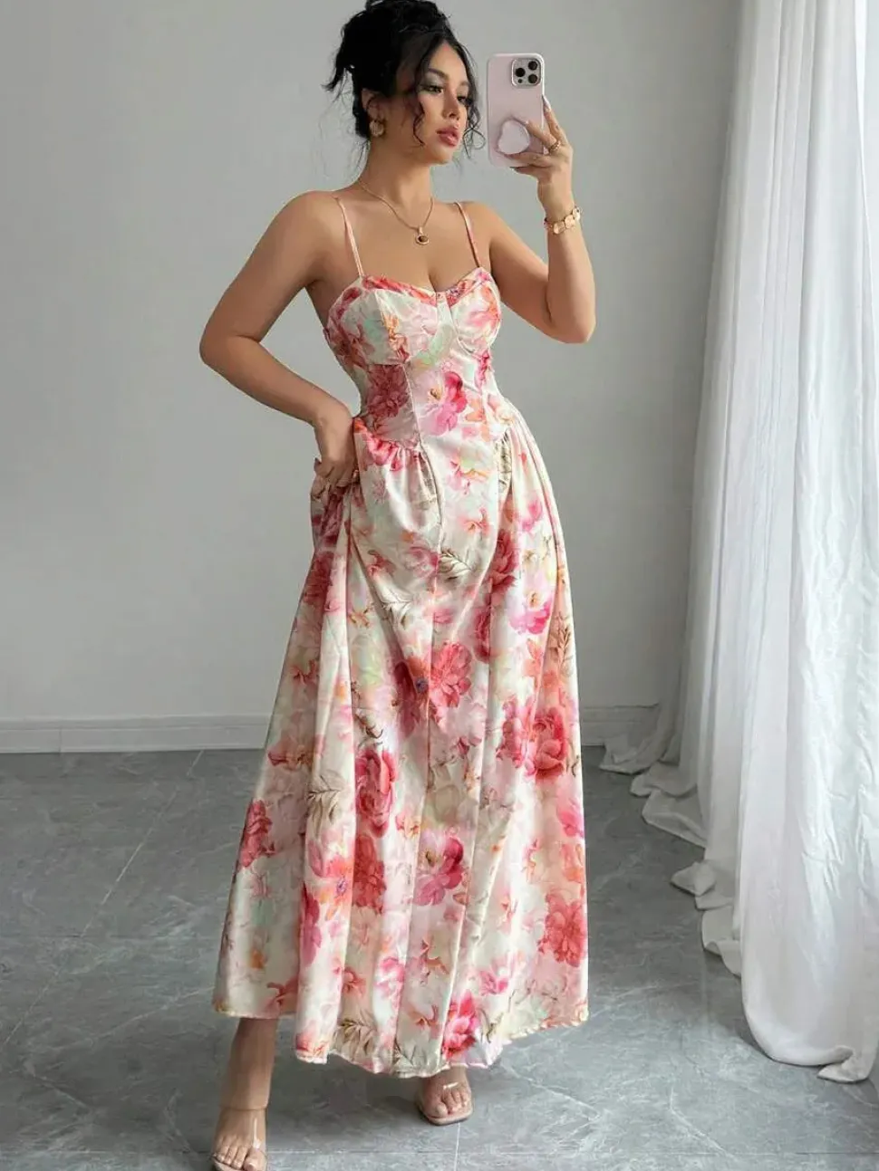 Robe de soirée longue fleurie romantique
