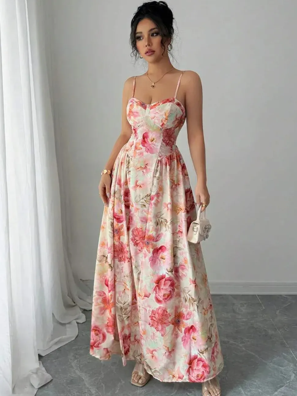 Robe de soirée longue fleurie romantique