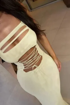 Robe de soirée longue moulante avec laçage