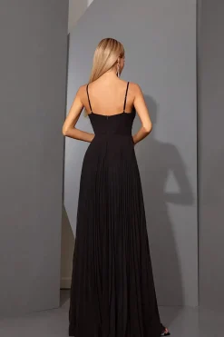 Robe de soirée longue noire avec appliqués
