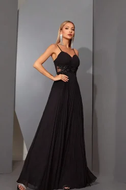 Robe de soirée longue noire avec appliqués