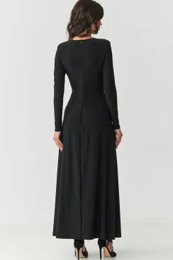 Robe de soirée longue noire décolleté tombant
