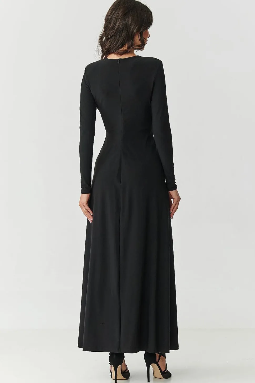Robe de soirée longue noire décolleté tombant