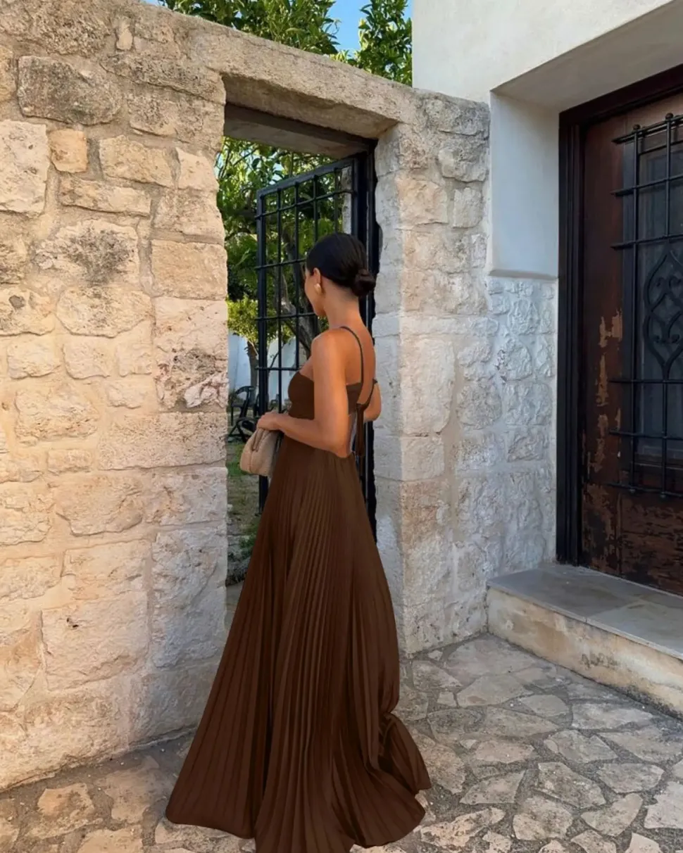 Robe de soirée longue plissée dos nu