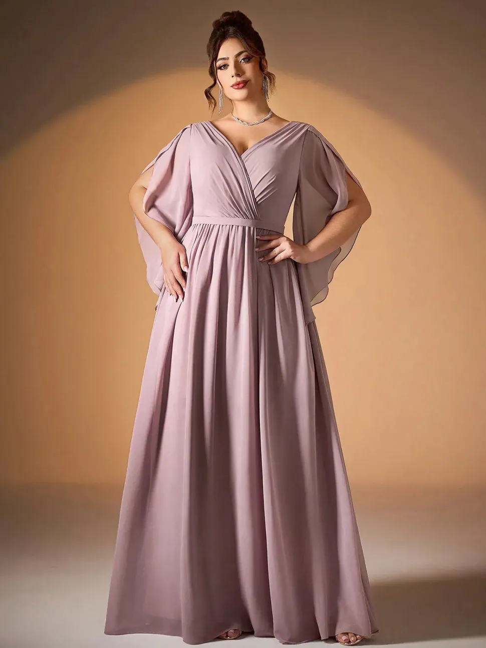 Robe de soirée longue rose poudré grande taille manches fluides