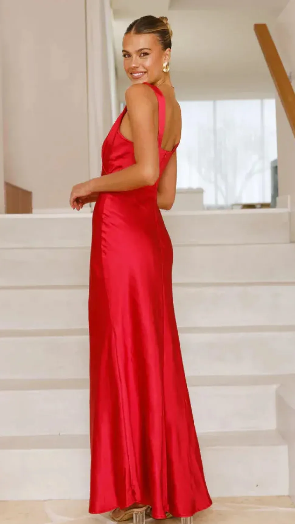 Robe de soirée longue satinée élégante
