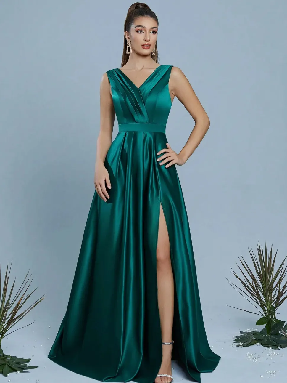 Robe de soirée longue verte avec fente haute