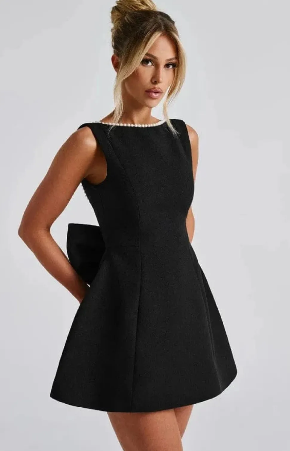 Robe de soirée mariage dos nu chic noire