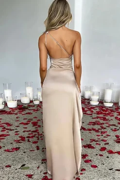 Robe de soirée mariage fendue asymétrique satin