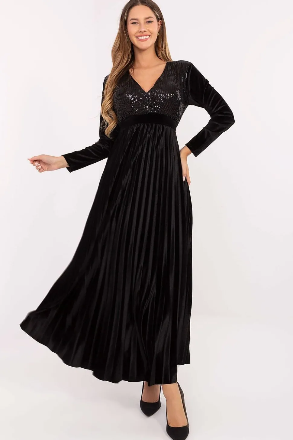 Robe de soirée noire plissée longue manches longues