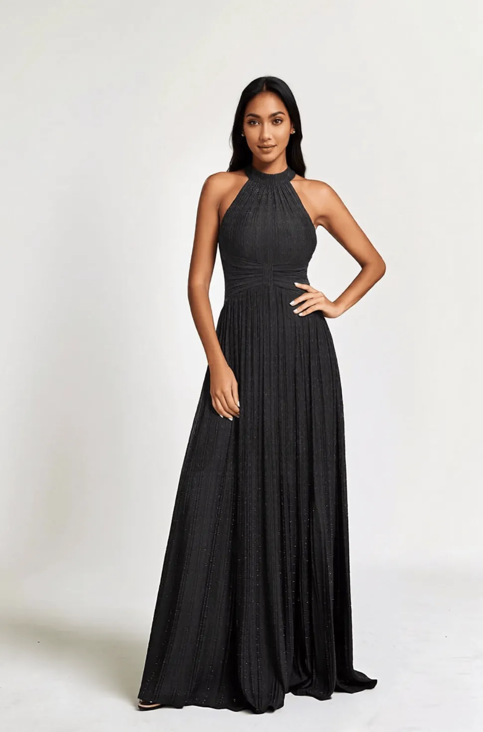 Robe de soirée noire plissée pailletée à col licou