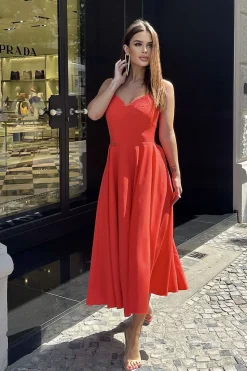 Robe de soirée rouge midi élégante