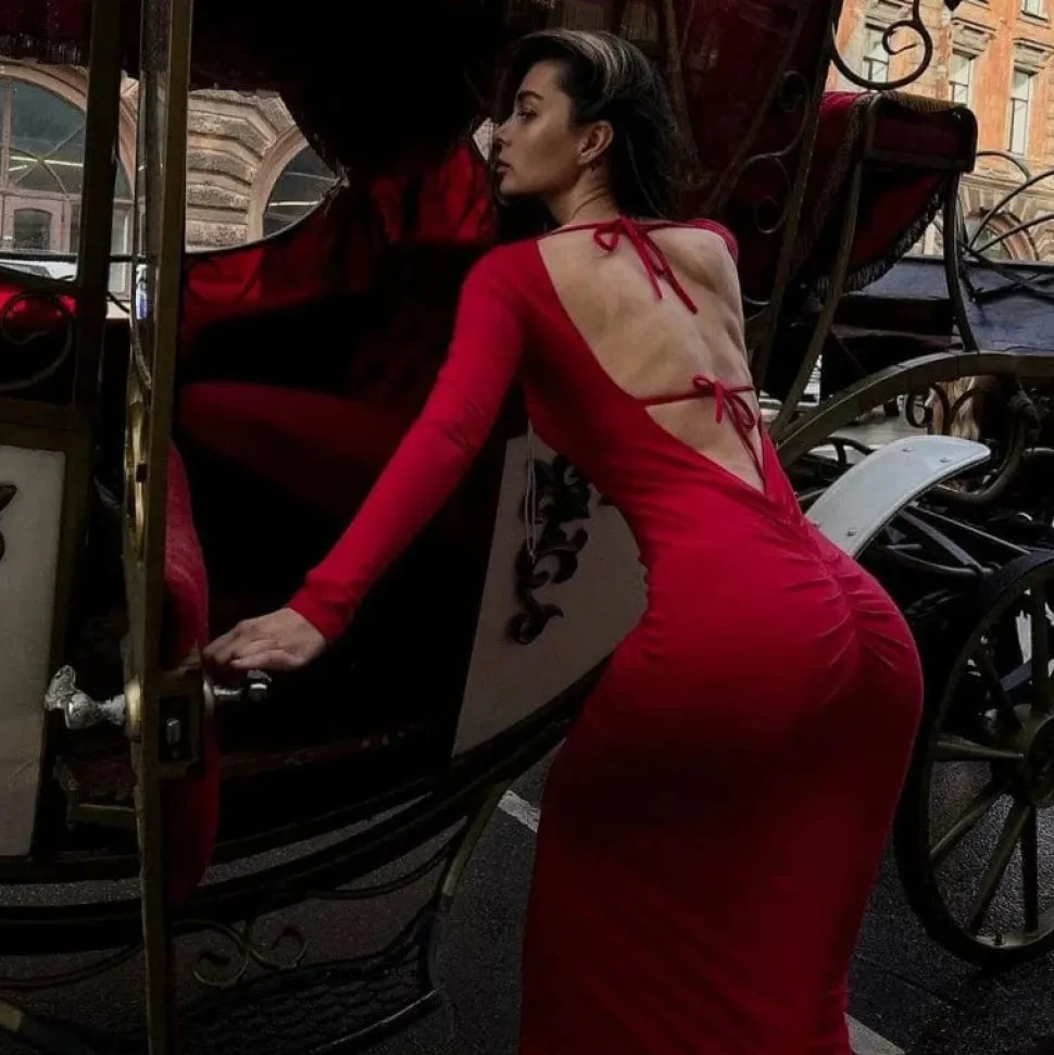 Robe de soirée rouge sirène dos nu manches longues