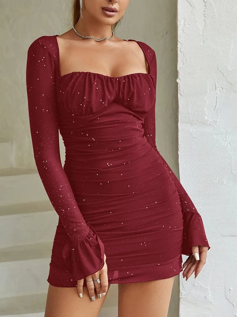 Robe de soirée sequin décolleté carré