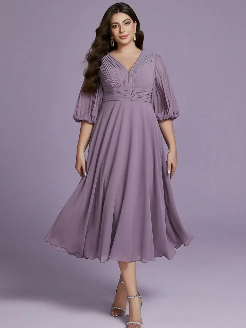 Robe d'invitée au mariage grande taille lilas