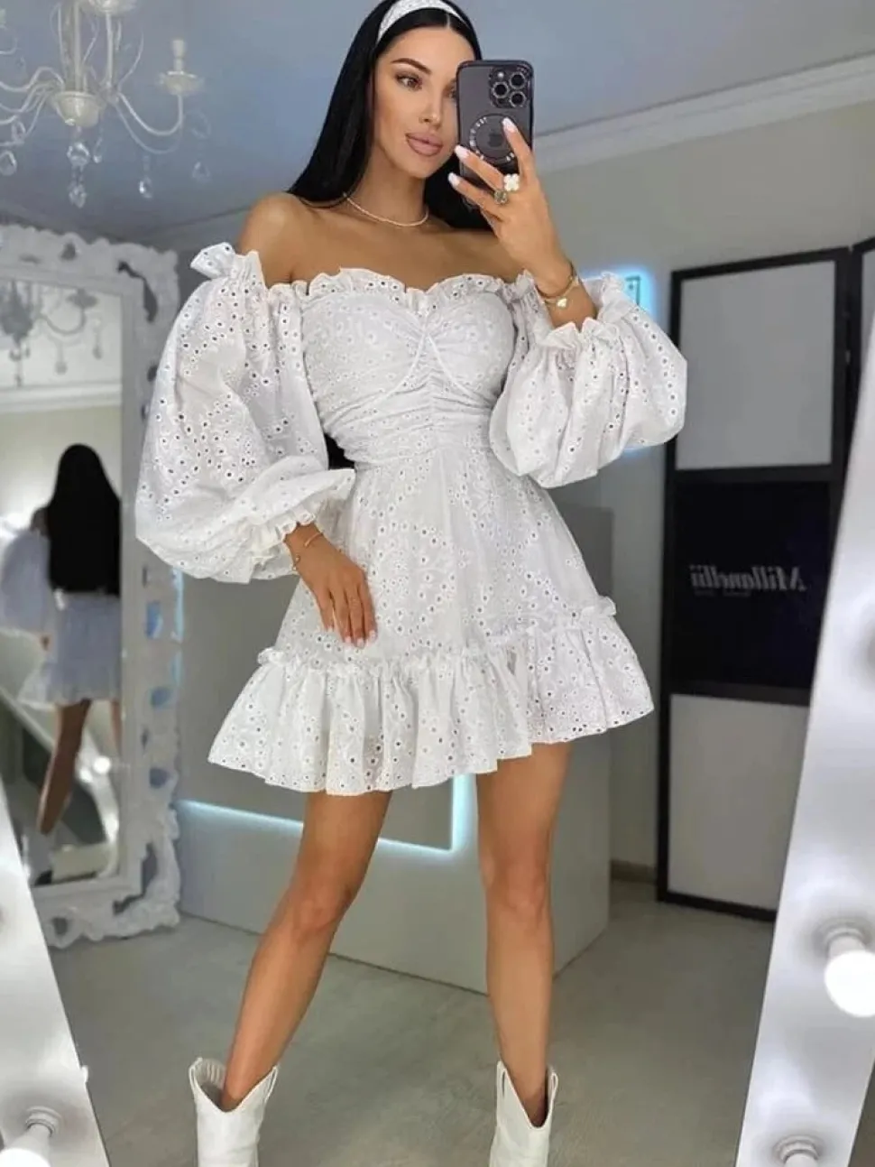 Robe d'été blanche épaules dénudées à volants
