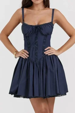 Robe d'été courte évasee à bretelles fines