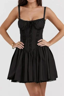 Robe d'été courte évasee à bretelles fines
