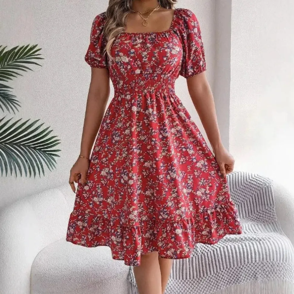 Robe d'été fleurie manches courtes col carré
