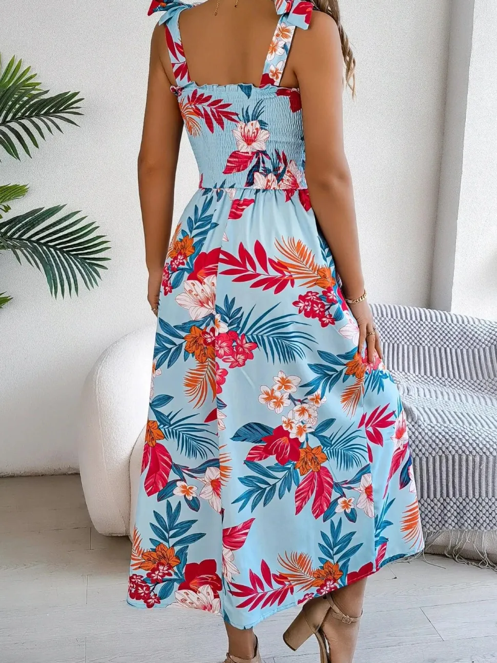 Robe d'été fleurie midi à bretelles