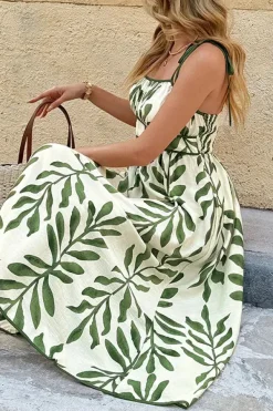 Robe d'été légère avec imprimé de feuilles vertes