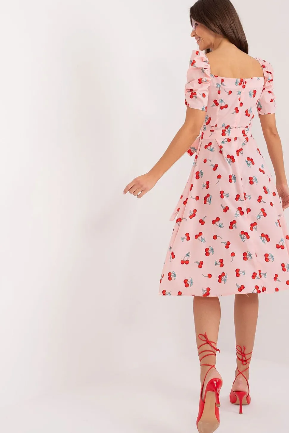 Robe d'été motif cerises encolure carrée