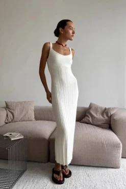 Robe d'été moulante côtelée sans manches