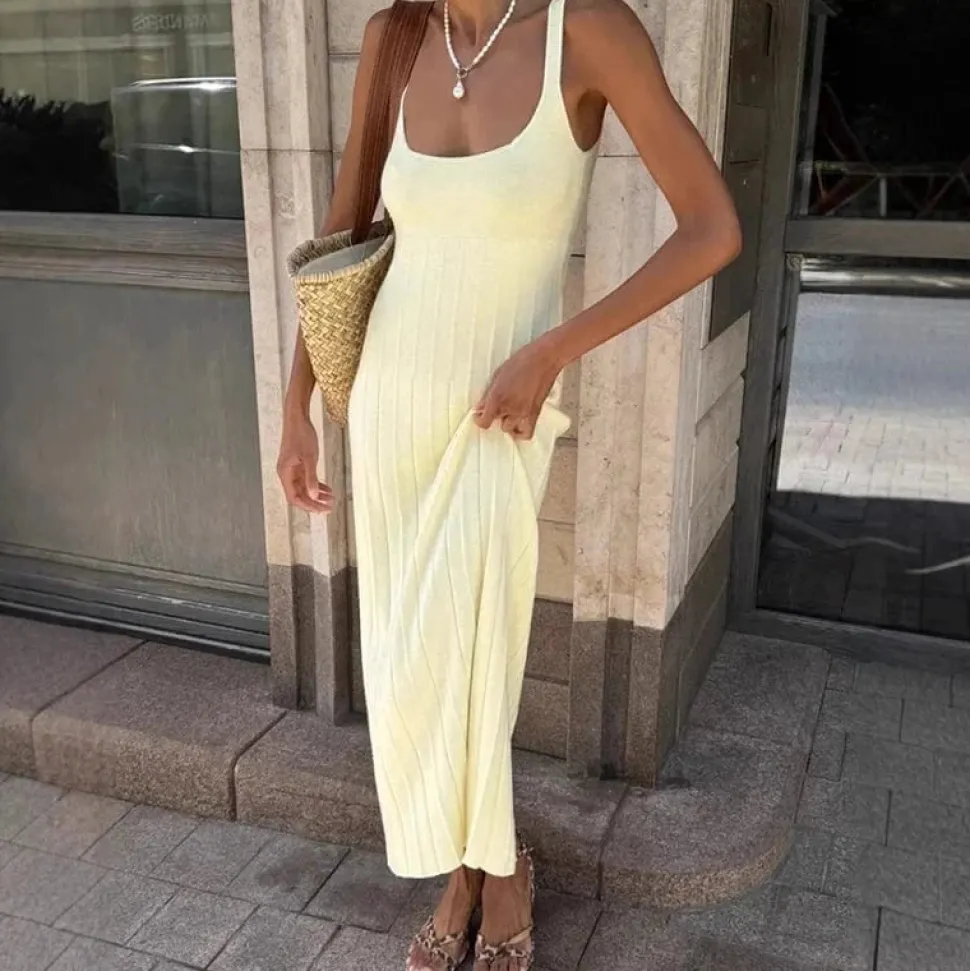 Robe d'été moulante côtelée sans manches