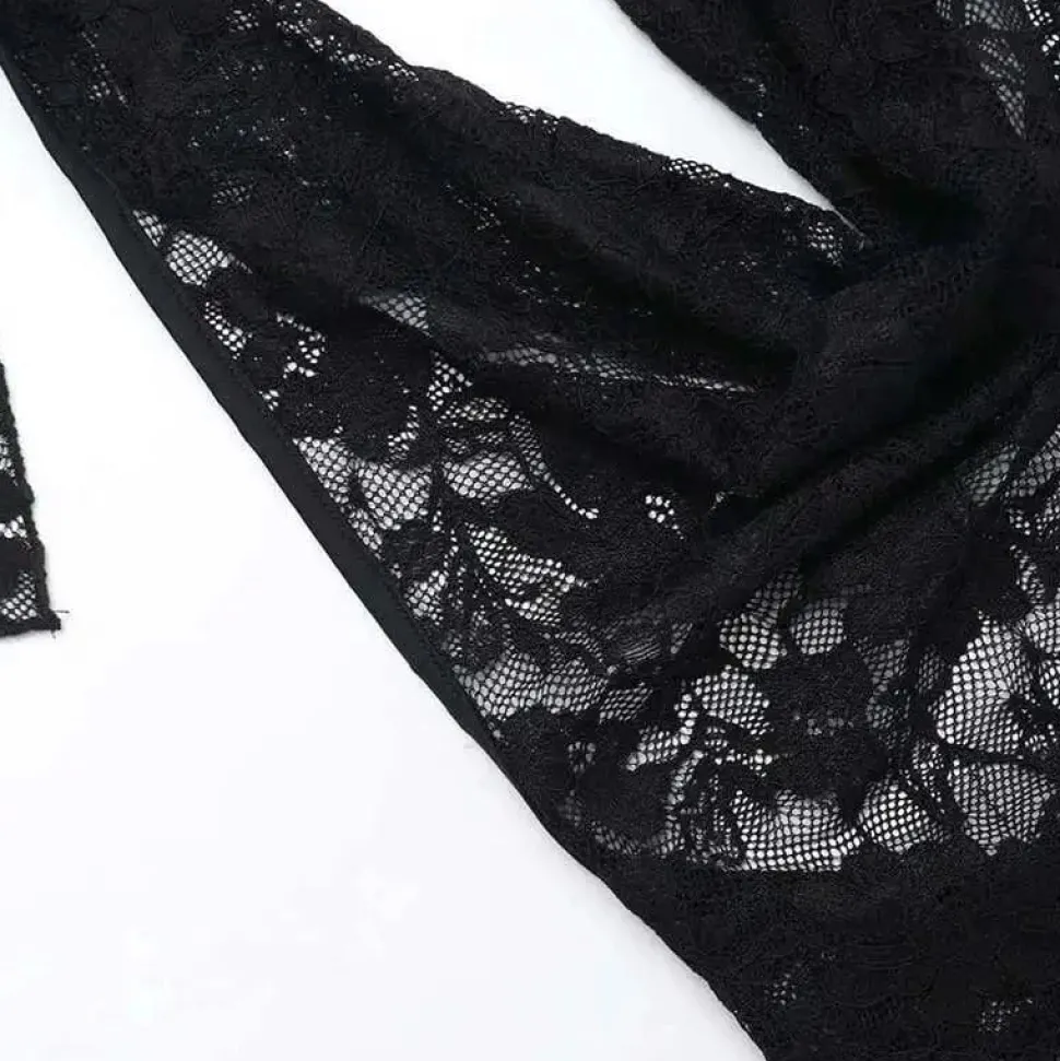 Robe en dentelle noire longue dos nu