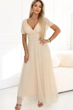 Robe en tulle beige longue manches courtes