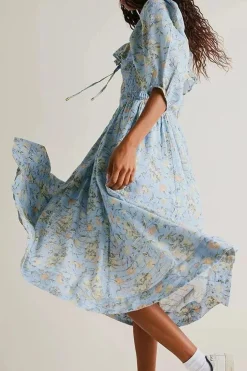 Robe fleurie bohème bleue col carré