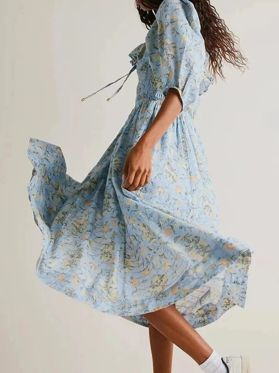 Robe fleurie bohème bleue col carré