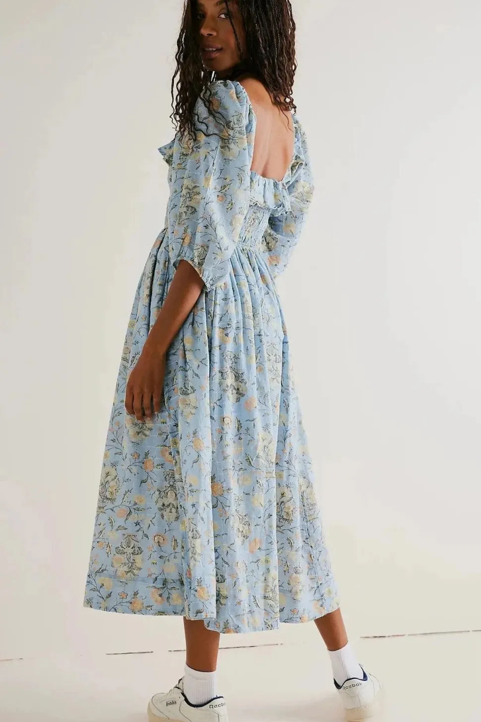 Robe fleurie bohème bleue col carré