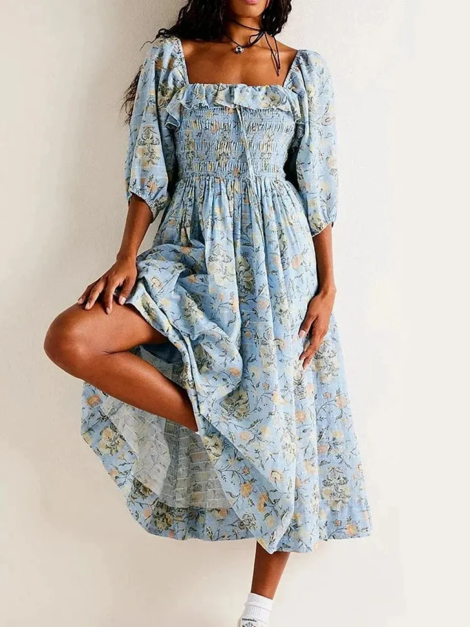 Robe fleurie bohème bleue col carré