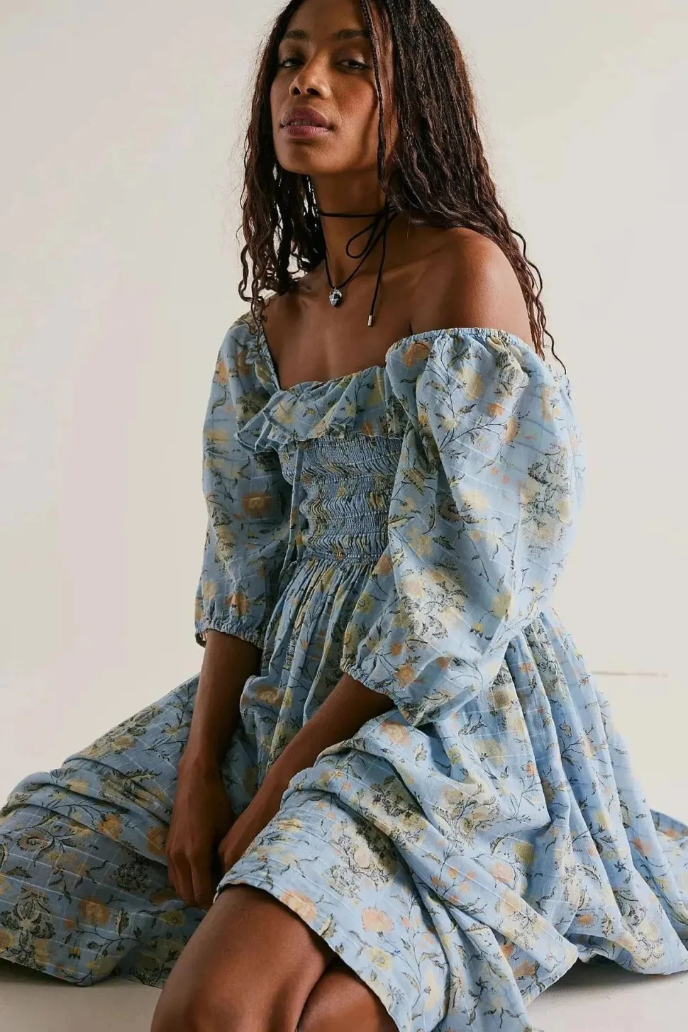 Robe fleurie bohème bleue col carré