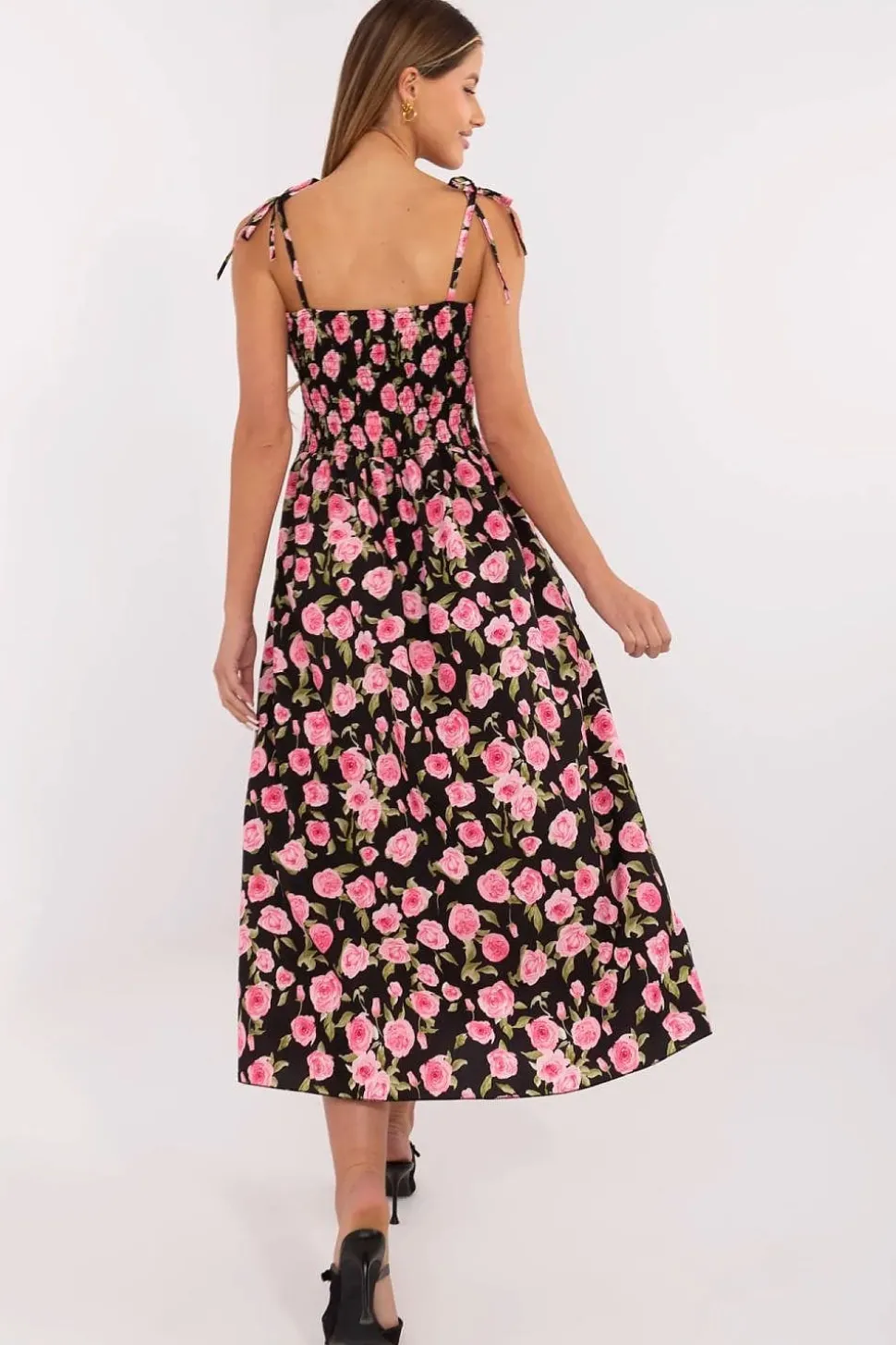 Robe fleurie à boutons fendue