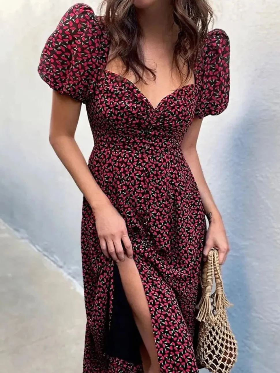 Robe fleurie fendue manches courtes bouffantes