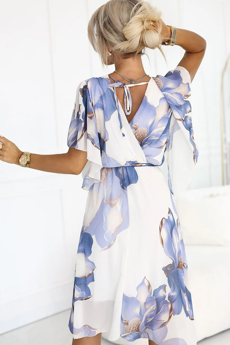 Robe fleurie fluide manches papillon