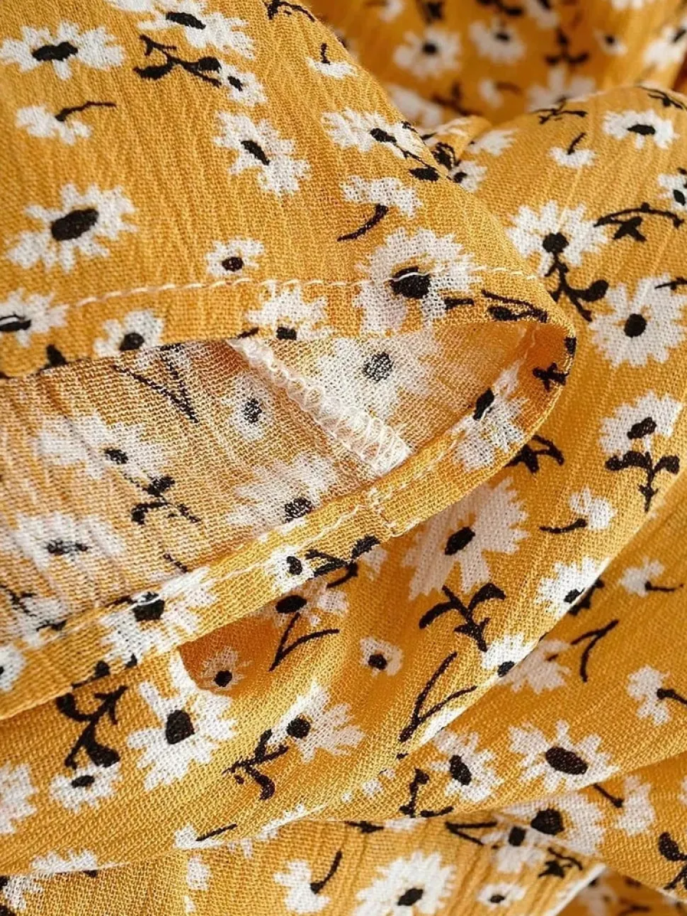 Robe fleurie jaune pour été
