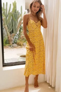 Robe fleurie jaune pour été