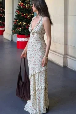 Robe fleurie longue fendue sans manches