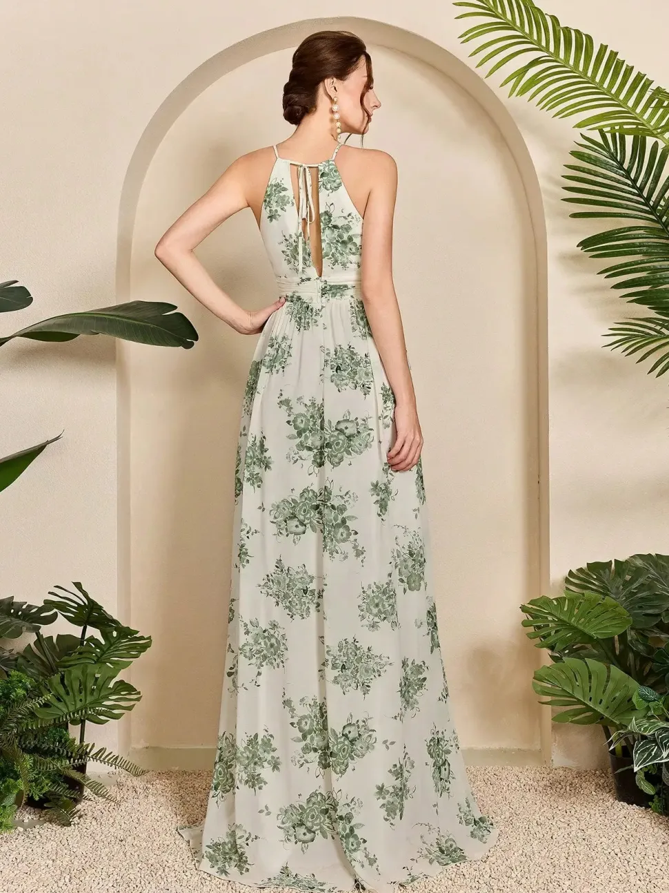 Robe fleurie longue fendue sans manches