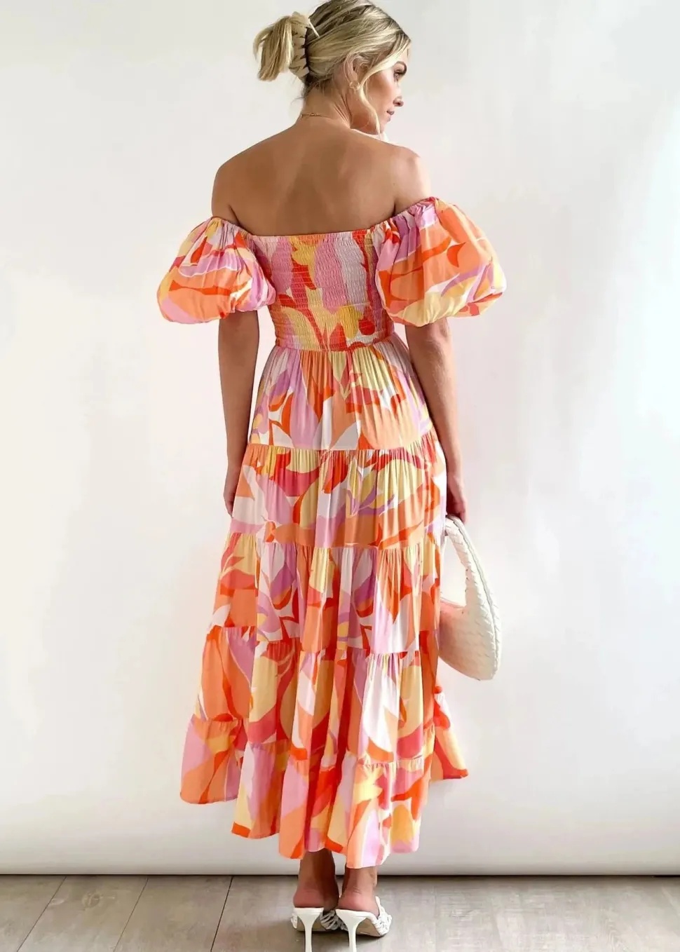 Robe fleurie midi épaules dénudées