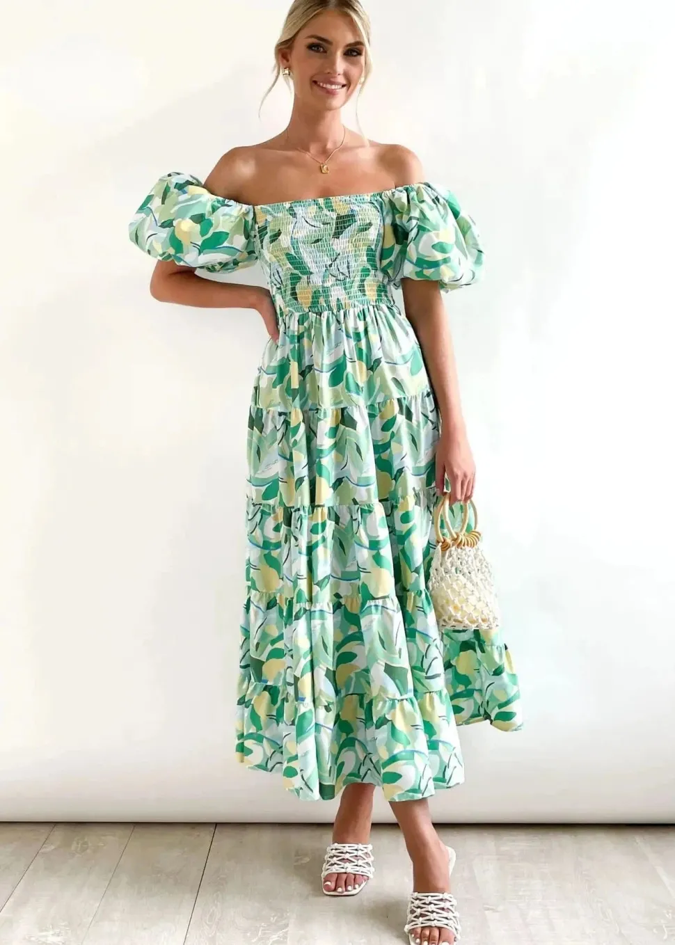 Robe fleurie midi épaules dénudées