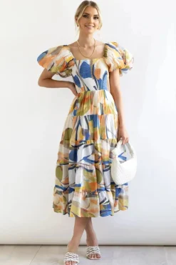 Robe fleurie midi épaules dénudées
